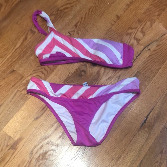 Becca pink and white one shoulder bikini sz small - Picture 1 of 3